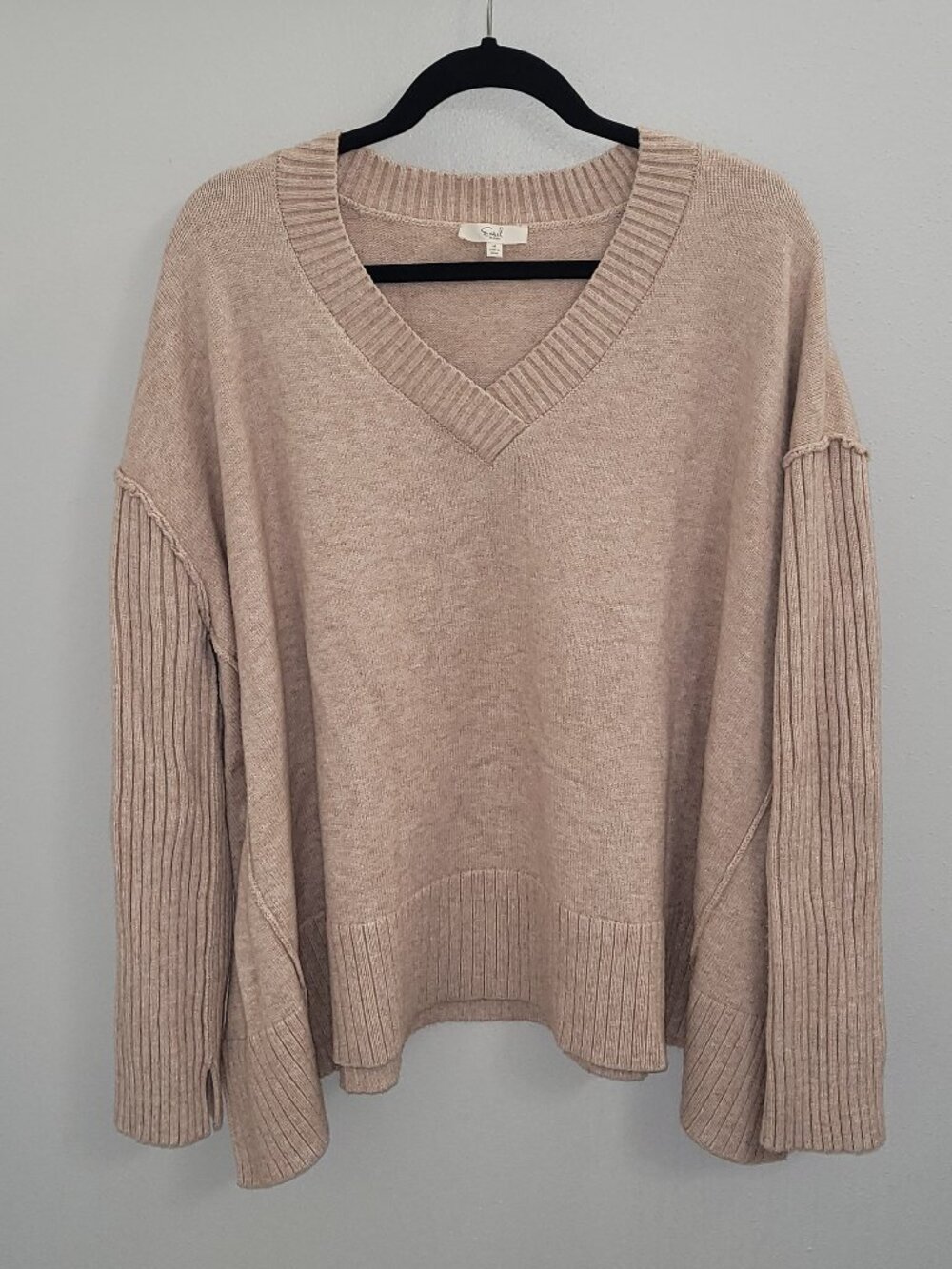 Easel Women’s Oversized V-Neck Sweater Beige/Tan Ribbed Knit Boho Style Size M